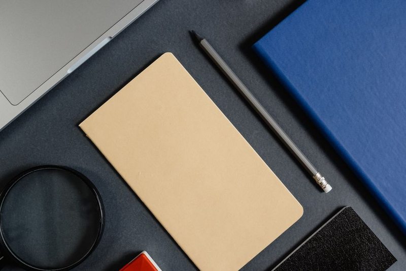 دفتر الكتابة اليومية البني